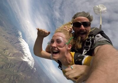 Bronte Hendron skydiving
